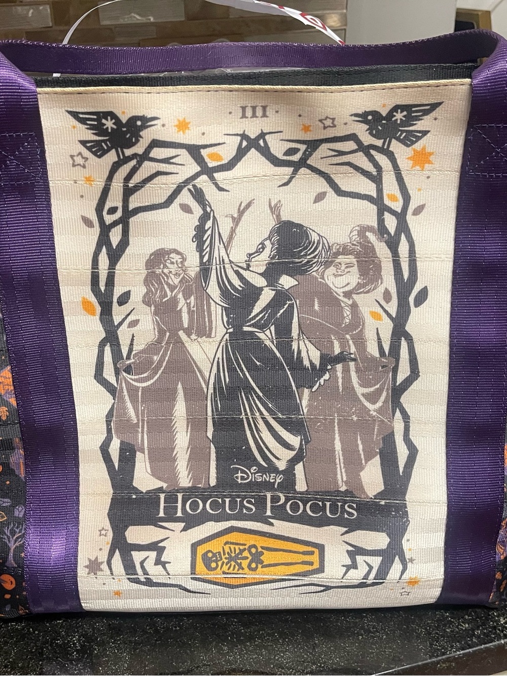 Harvey's seatbelt bag Disney Hocus Pocus Purple and Cream Shoulder Bag new